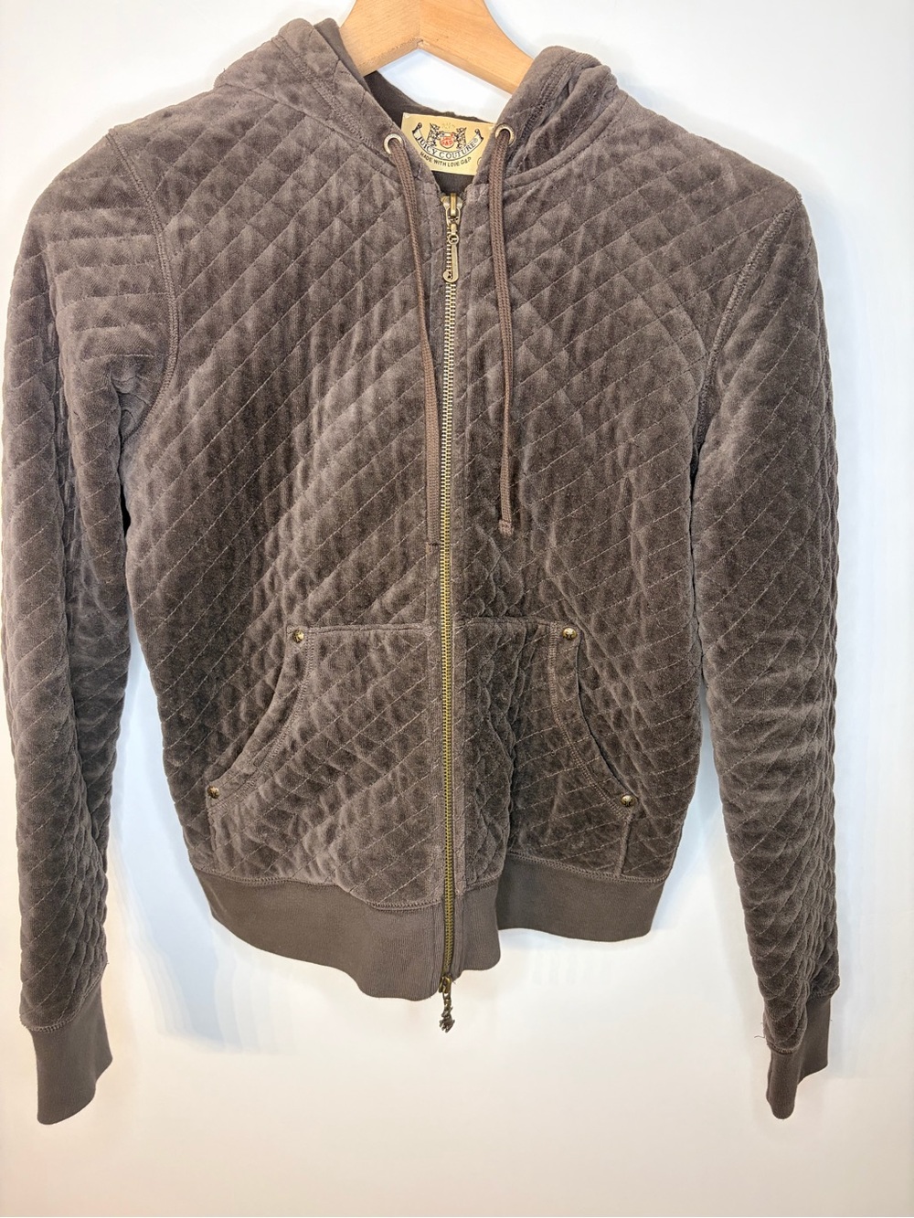 Juicy Couture Vintage 2000’s Women’s Brown Quilted Velour Hooded Jacket, Medium